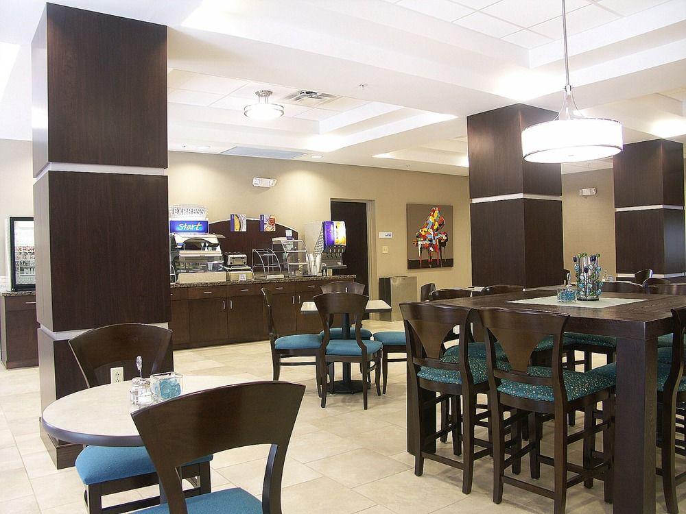 Holiday Inn Express & Suites - Cleveland Northwest By Ihg Екстер'єр фото