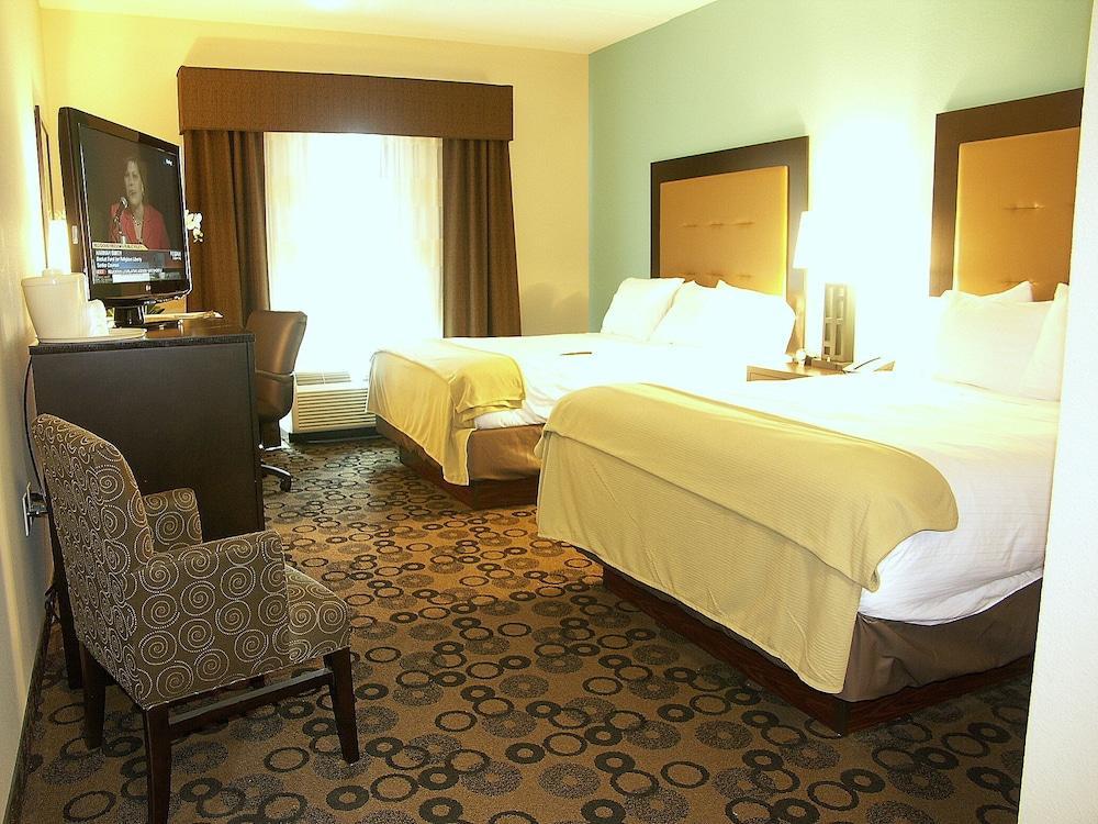 Holiday Inn Express & Suites - Cleveland Northwest By Ihg Екстер'єр фото