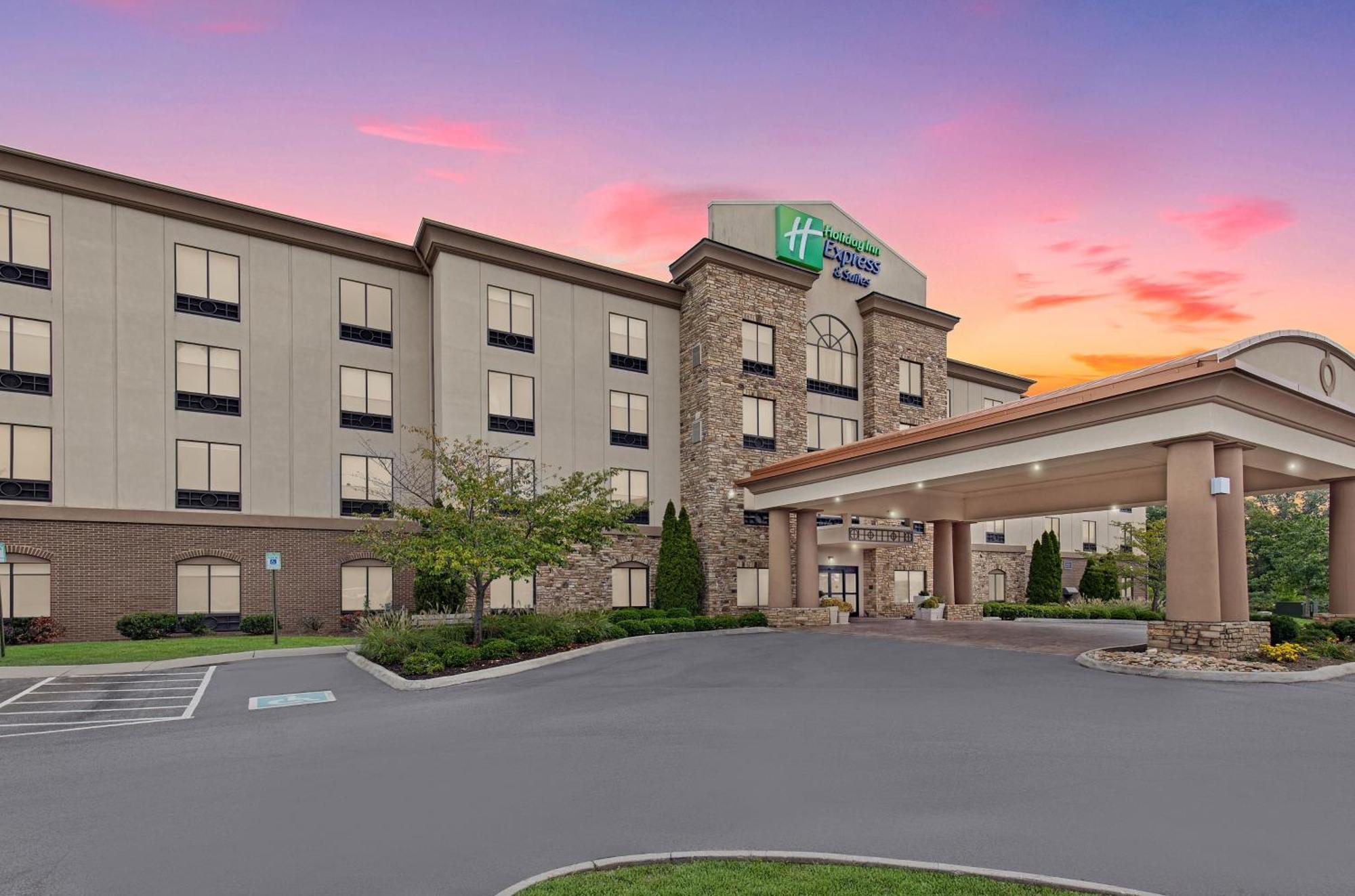 Holiday Inn Express & Suites - Cleveland Northwest By Ihg Екстер'єр фото