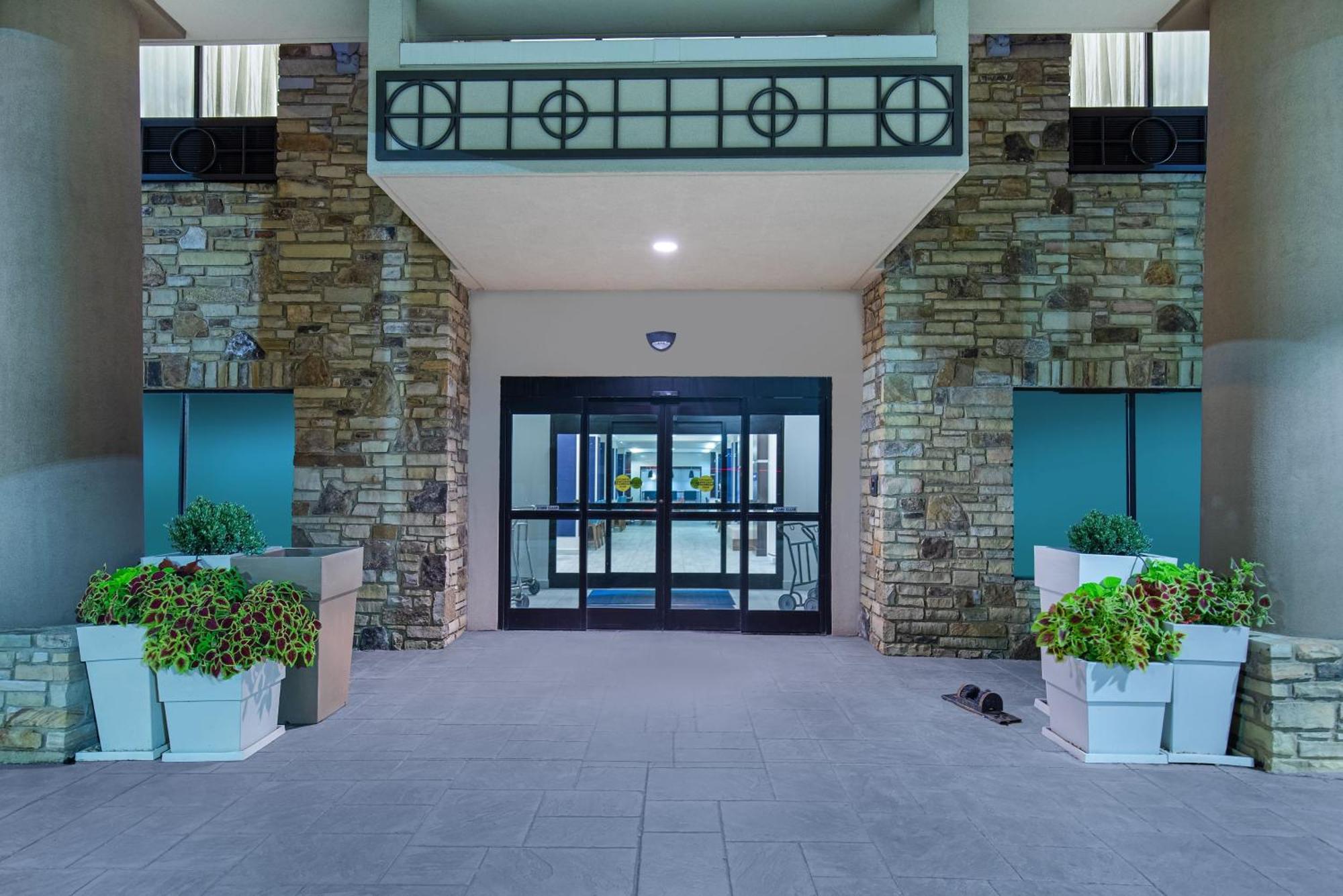 Holiday Inn Express & Suites - Cleveland Northwest By Ihg Екстер'єр фото