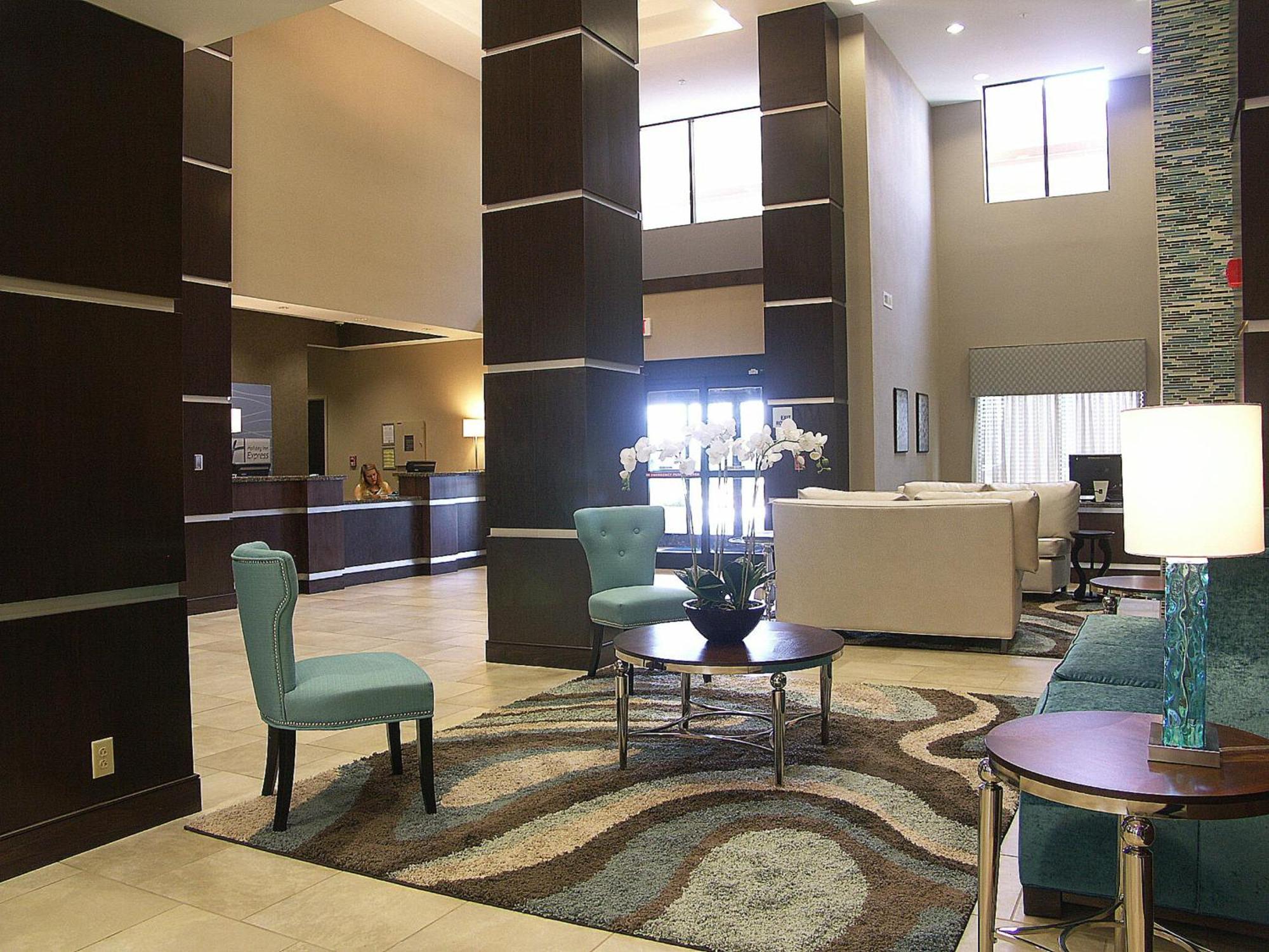 Holiday Inn Express & Suites - Cleveland Northwest By Ihg Екстер'єр фото