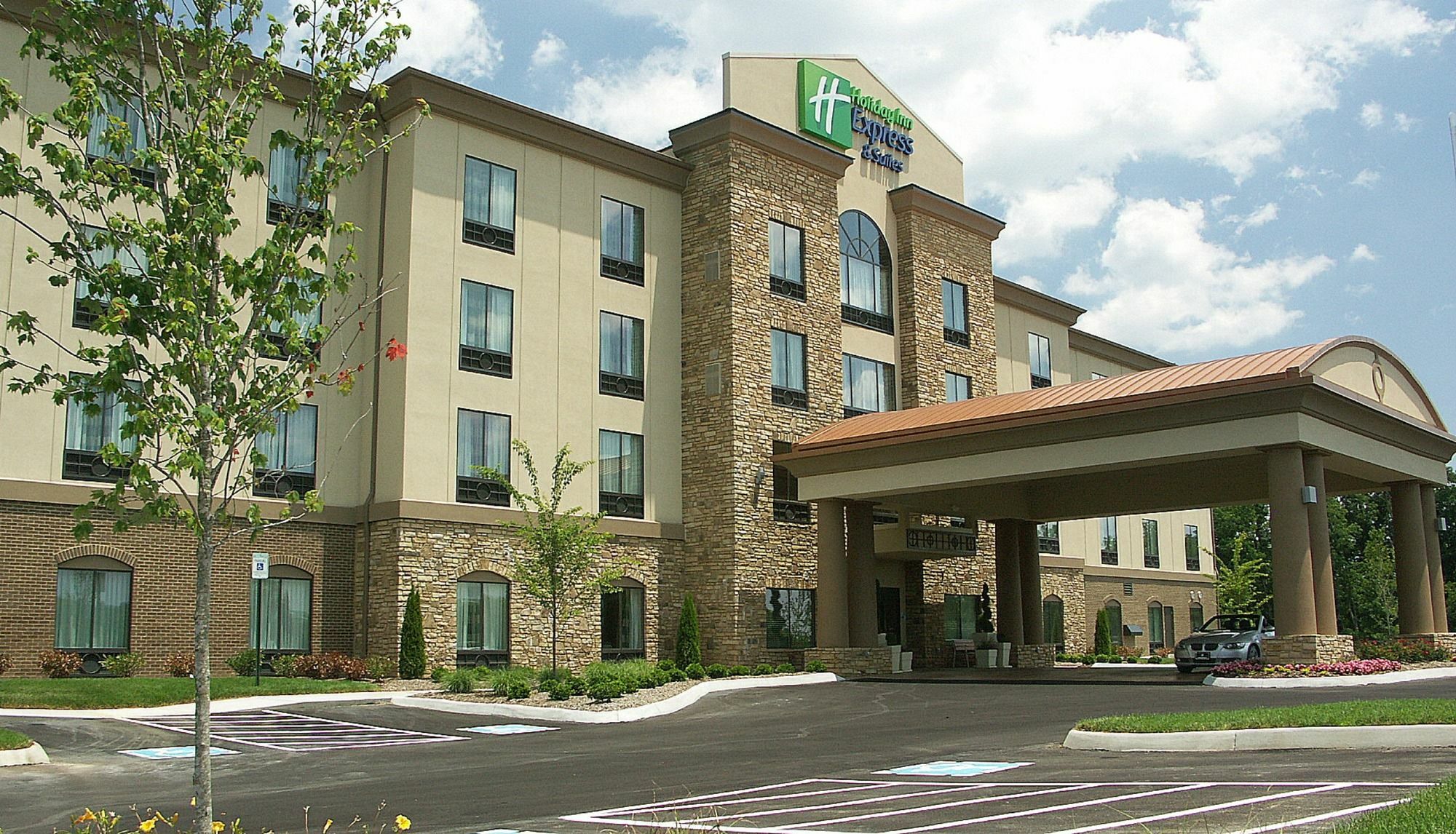 Holiday Inn Express & Suites - Cleveland Northwest By Ihg Екстер'єр фото