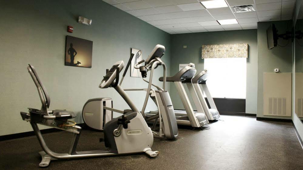 Holiday Inn Express & Suites - Cleveland Northwest By Ihg Екстер'єр фото